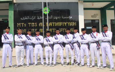 Dua Regu Putra SMA Islam Terpadu Raih Prestasi di Lomba Gerak Jalan Kecamatan Ngasem
